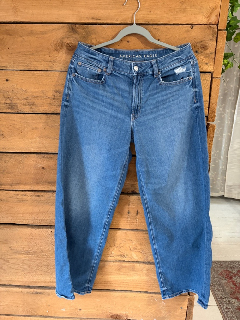 American Eagle Outfitters Women's Medium Blue Boyfriend Jeans